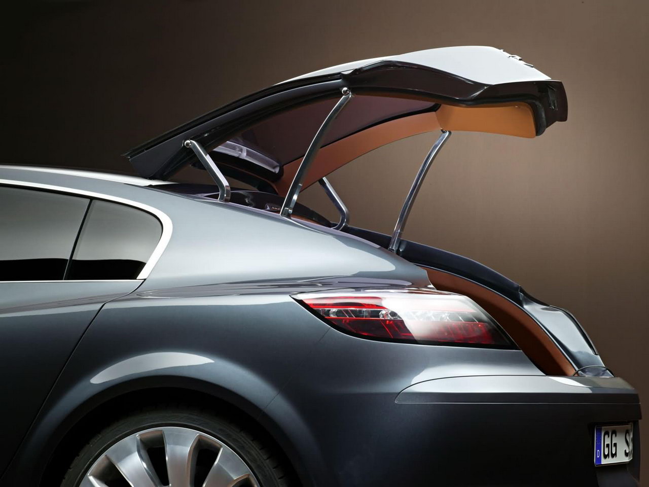 Opel Insignia Concept 2003 006.jpg